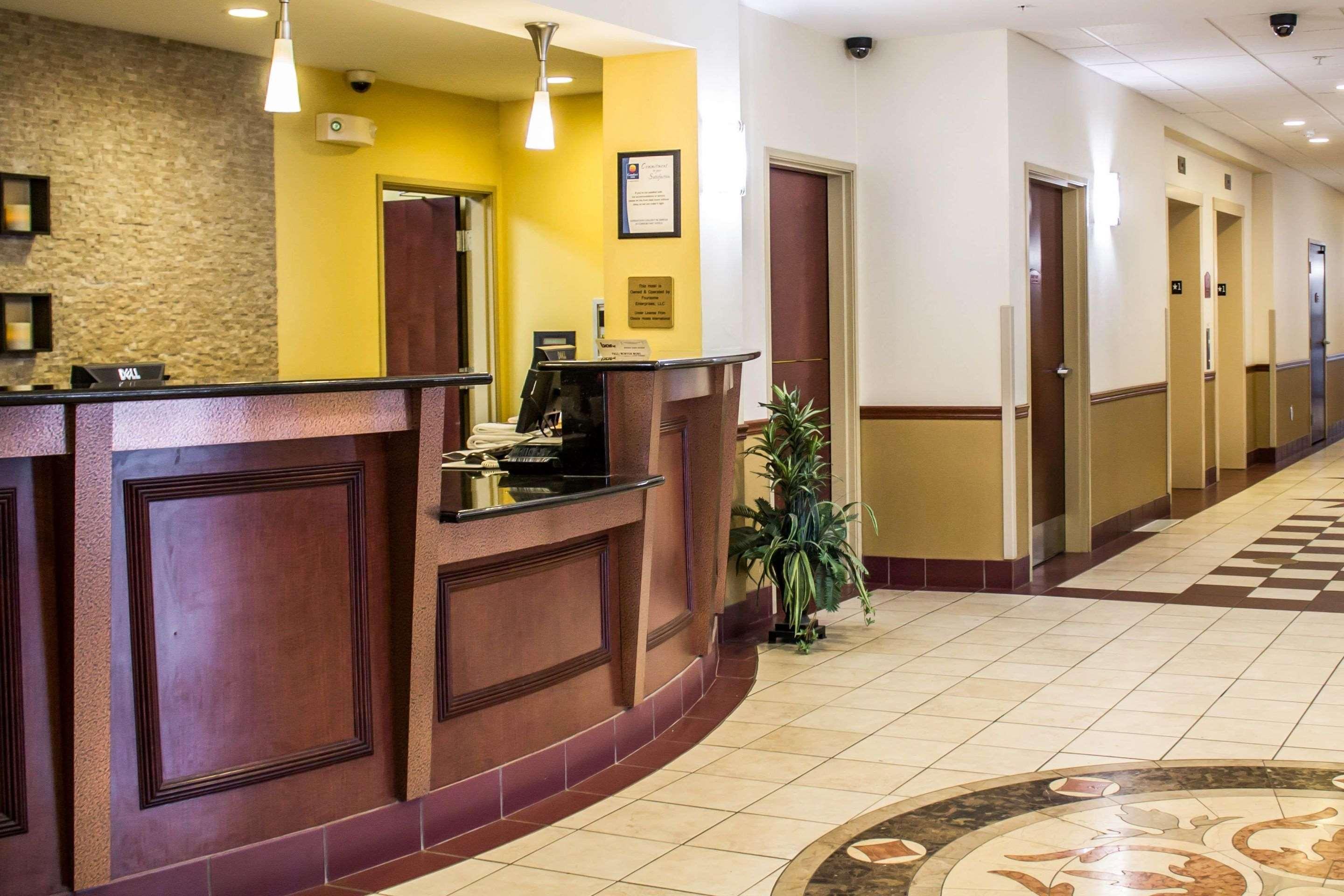 Comfort Inn & Suites Kent - University Area מראה חיצוני תמונה